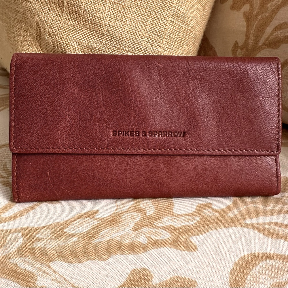 NWOT Spikes & Sparrows Pure Leather Wallet